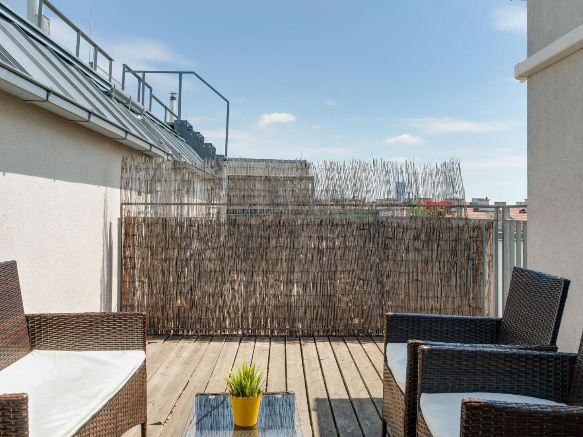 Elegant Apartment In Vienna With Patio Exterior photo
