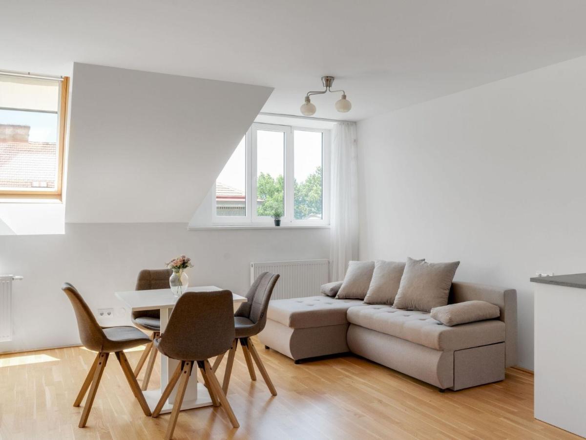 Elegant Apartment In Vienna With Patio Exterior photo
