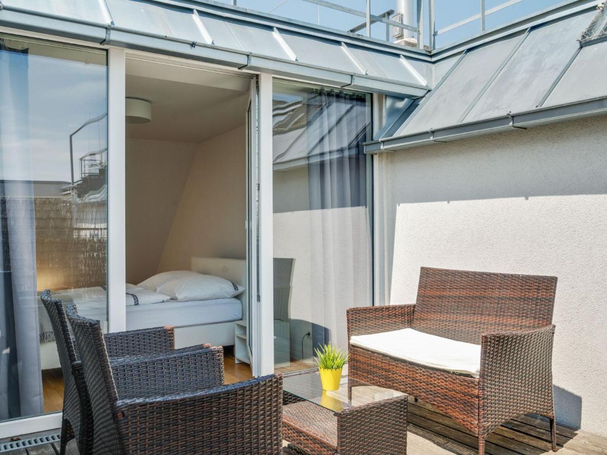 Elegant Apartment In Vienna With Patio Exterior photo